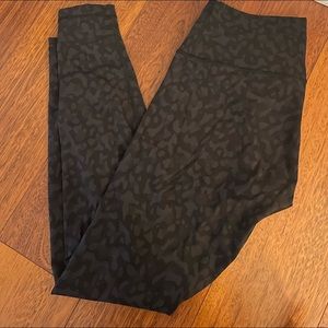 Lululemon wunder under luxtreme 8
